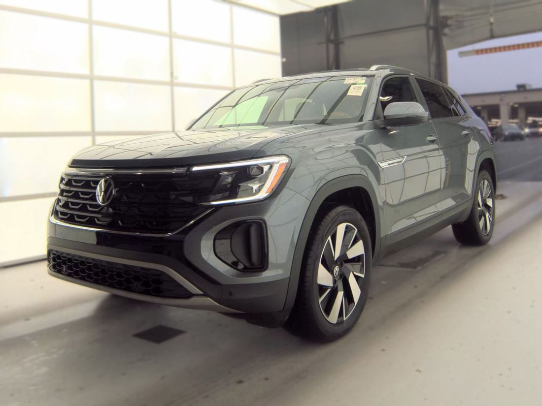 2025 Volkswagen SE