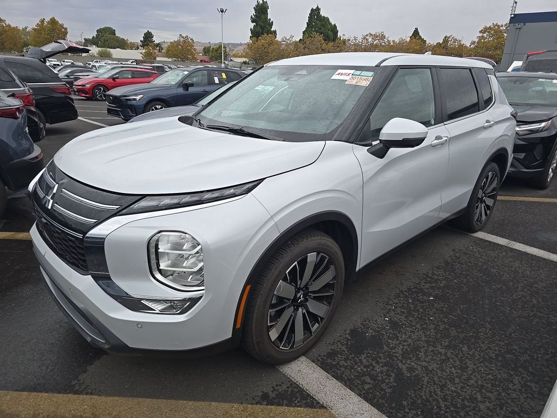 2025 Mitsubishi SE, Trail Edition