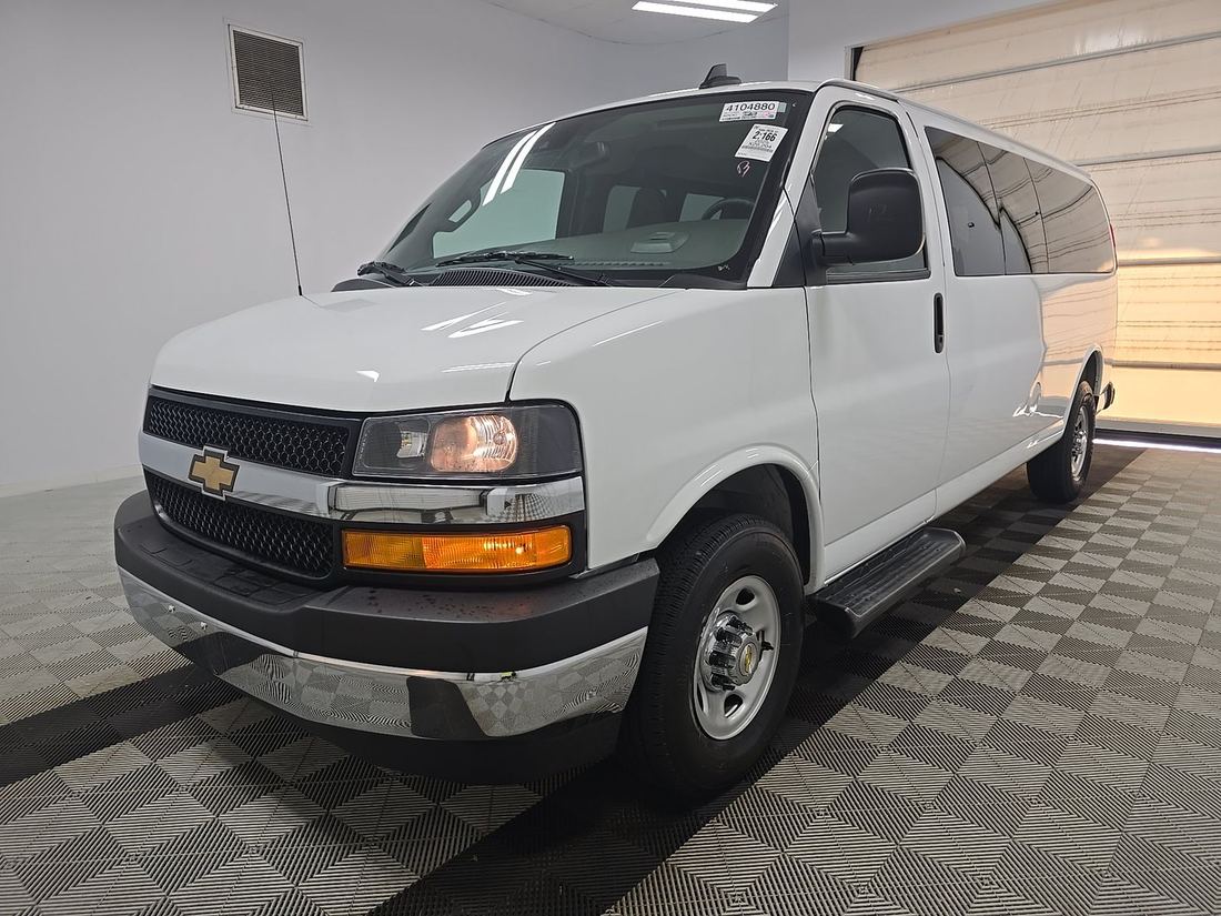 2025 Chevrolet 3500 Passenger