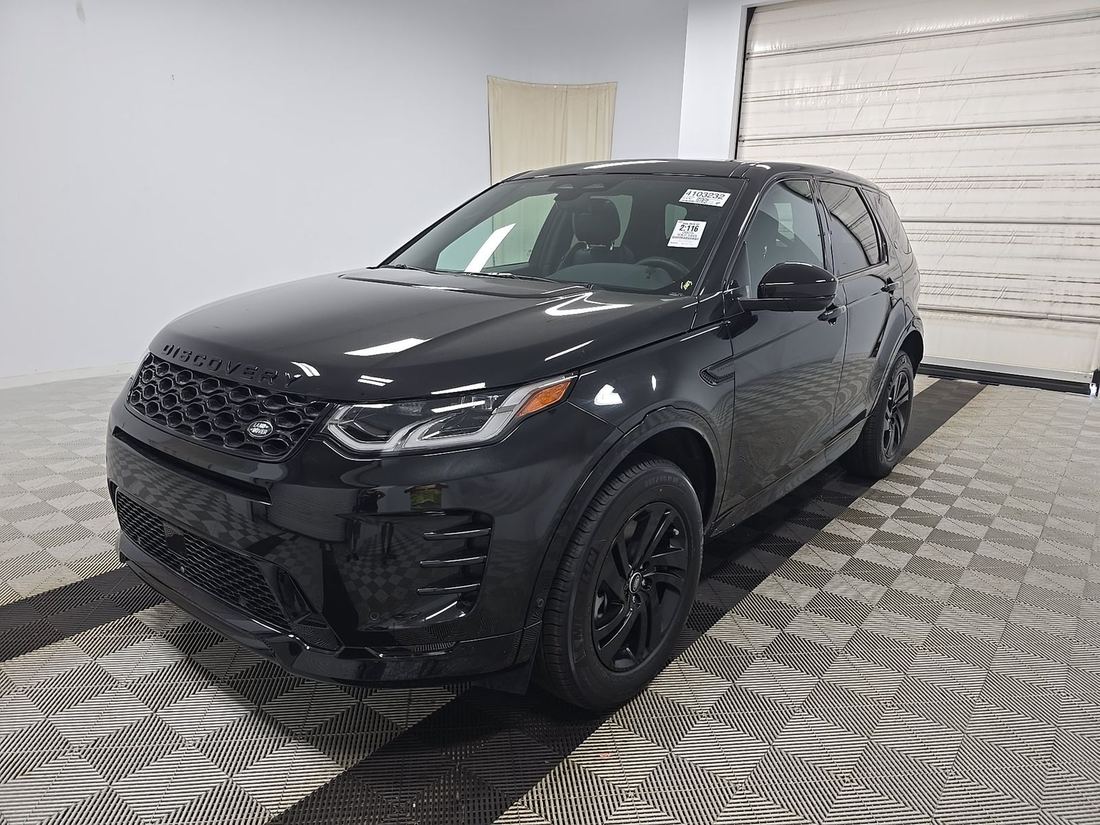 2025 Land Rover Dynamic SE