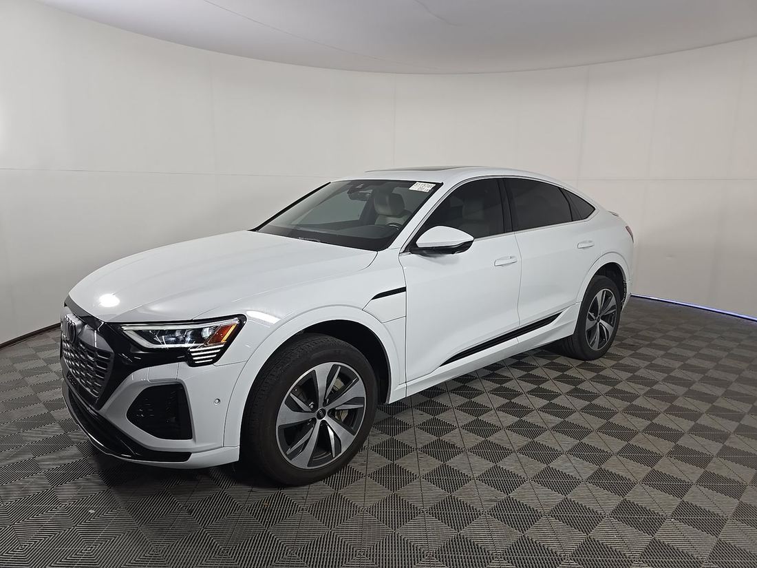 2024 Audi Sportback S line e-tron