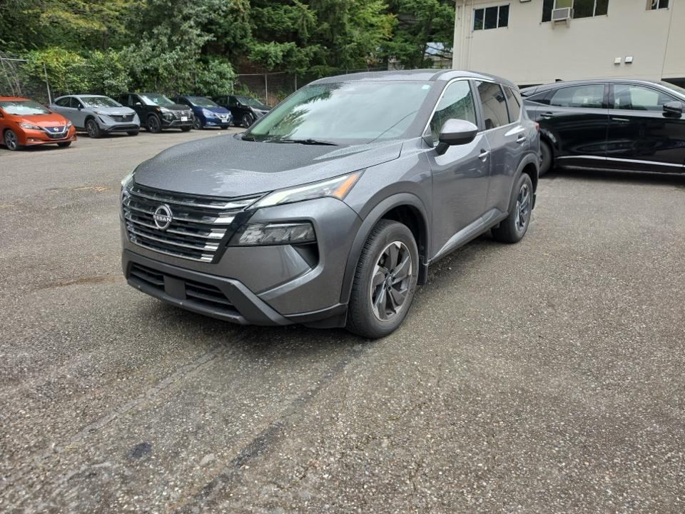 2025 Nissan SV