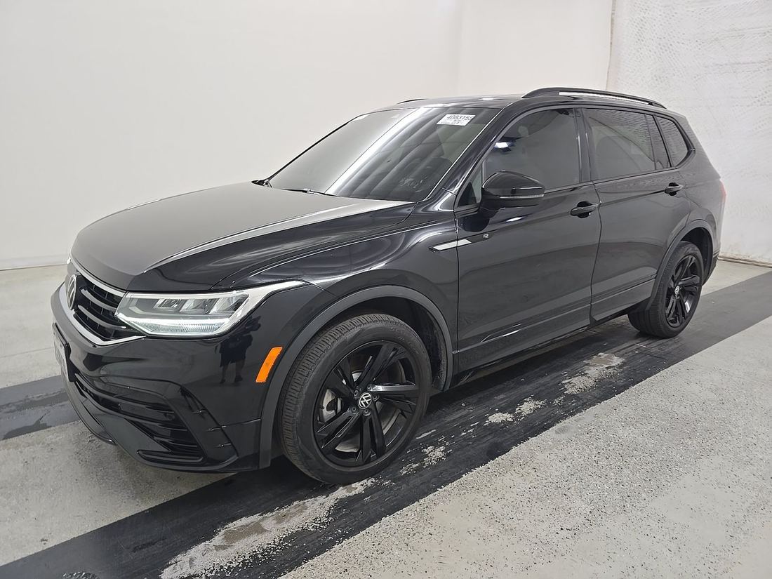 2023 VOLKSWAGEN SE R-Line Black