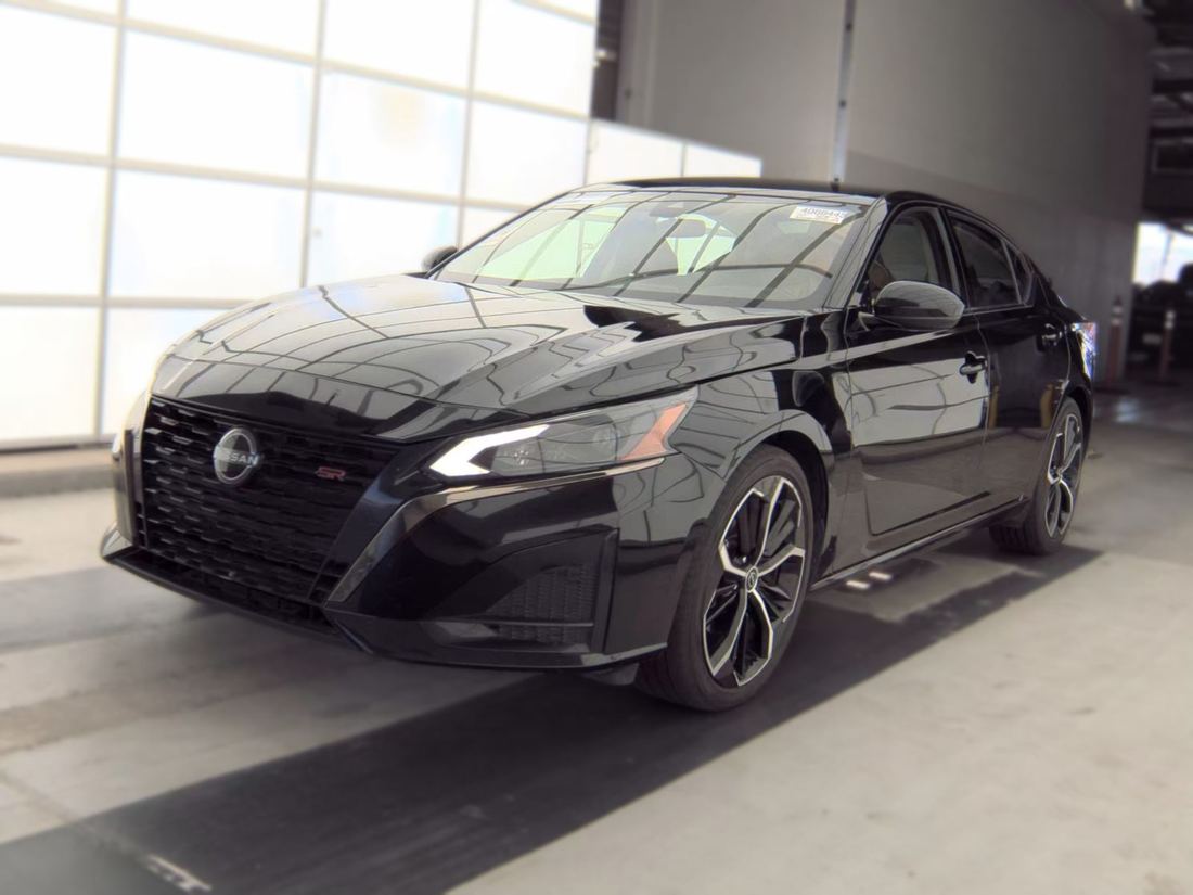 2024 NISSAN SR
