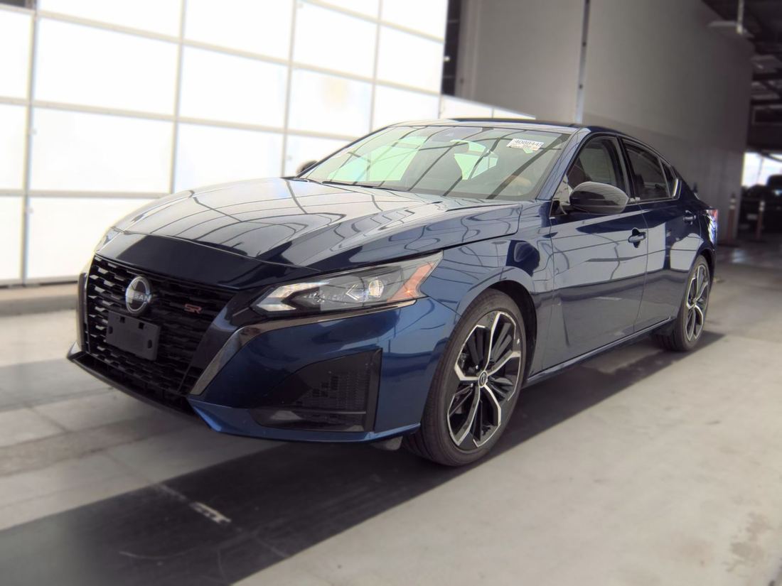 2024 NISSAN SR