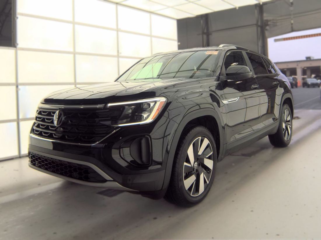 2025 Volkswagen SE