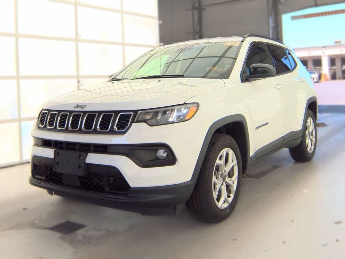 2025 Jeep North, Latitude