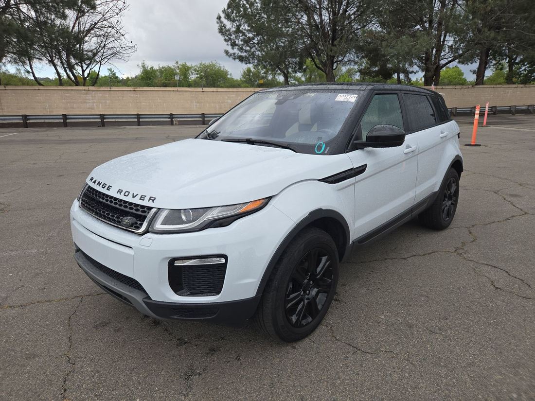 2017 Land Rover SE