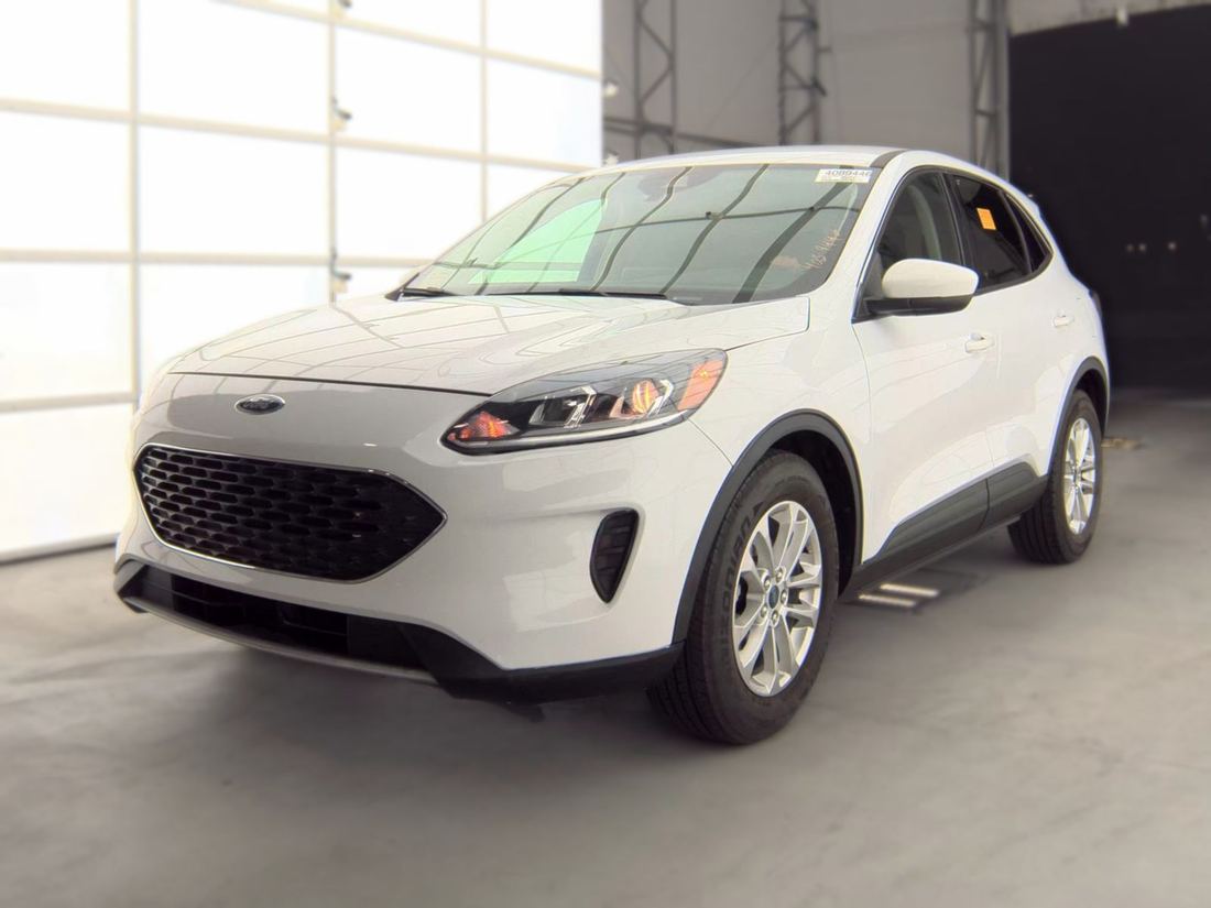 2021 FORD SE