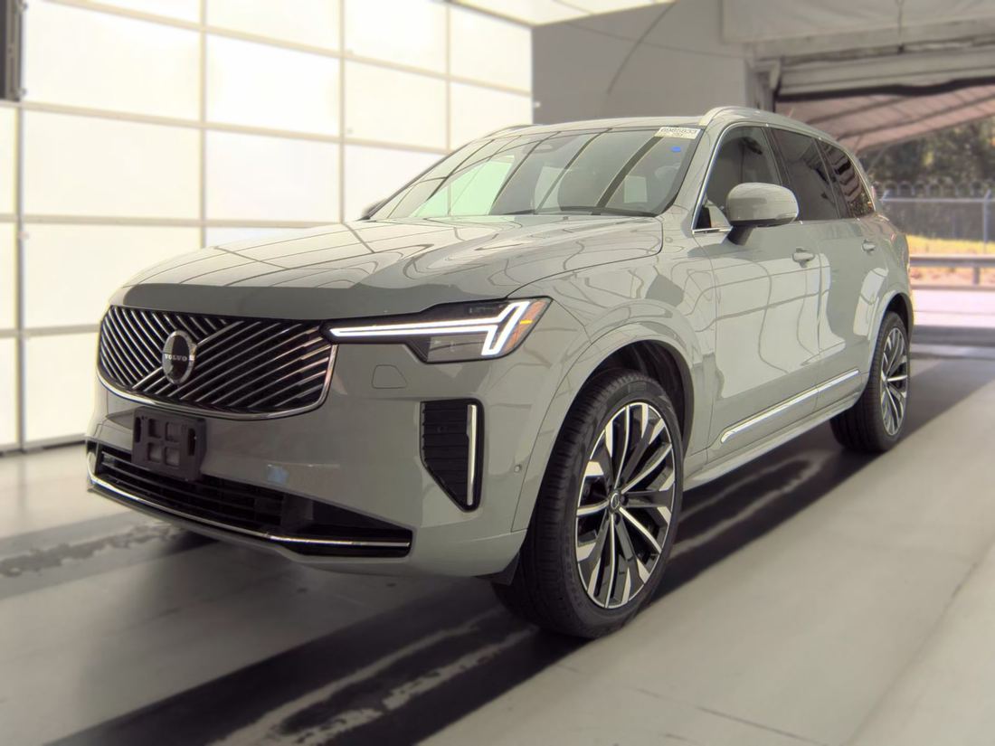 2026 VOLVO Plus Bright