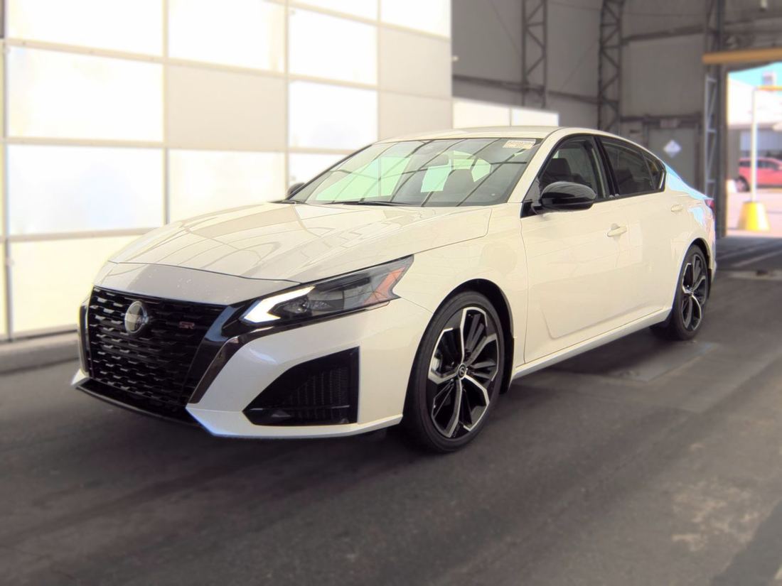 2023 Nissan SR