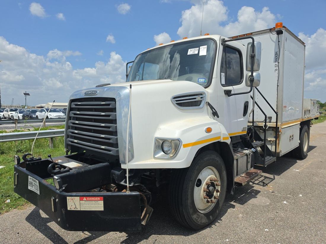 2016 Freightliner 108SD