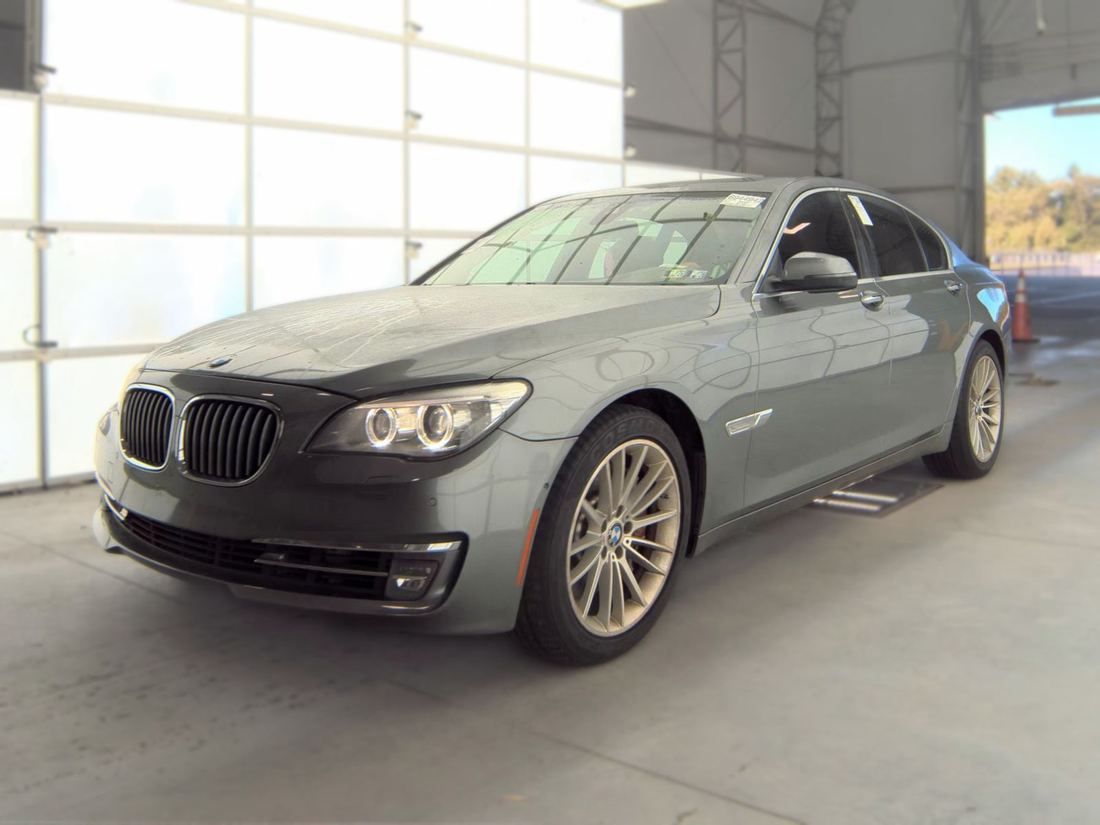 2013 BMW 7-Series