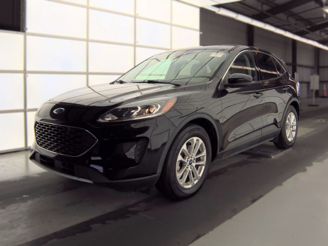 2021 FORD SE