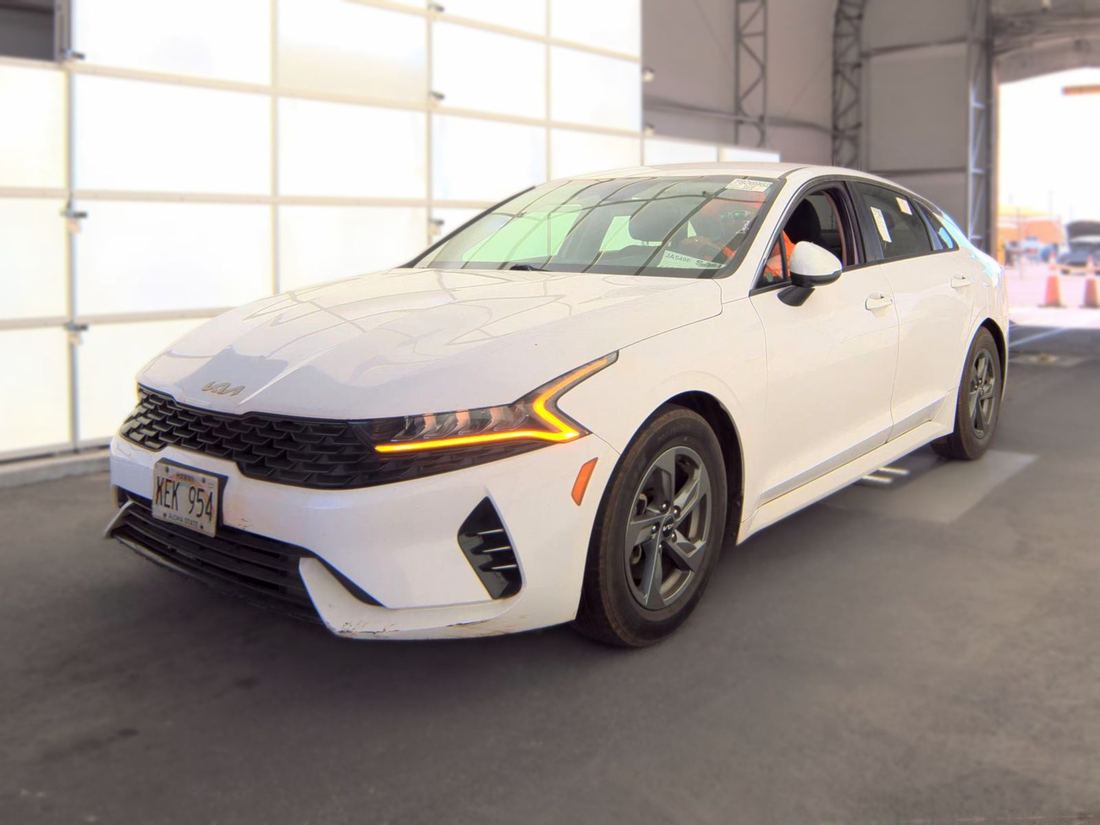 2022 KIA LXS