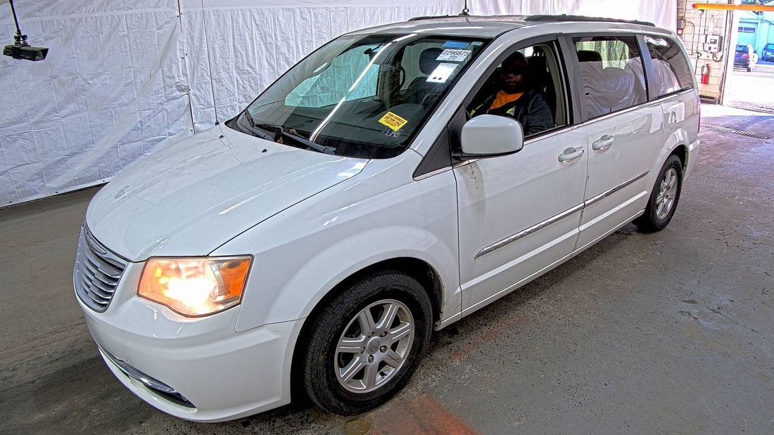 2012 CHRYSLER Touring