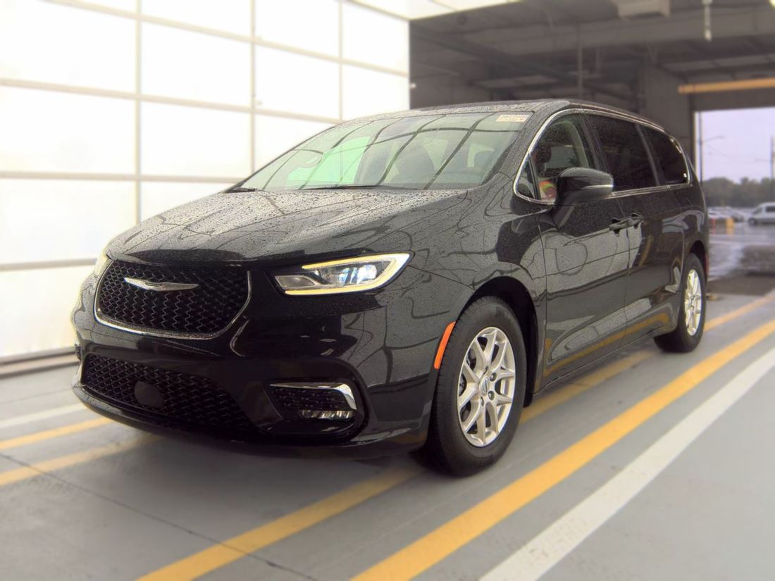 2023 CHRYSLER Touring L