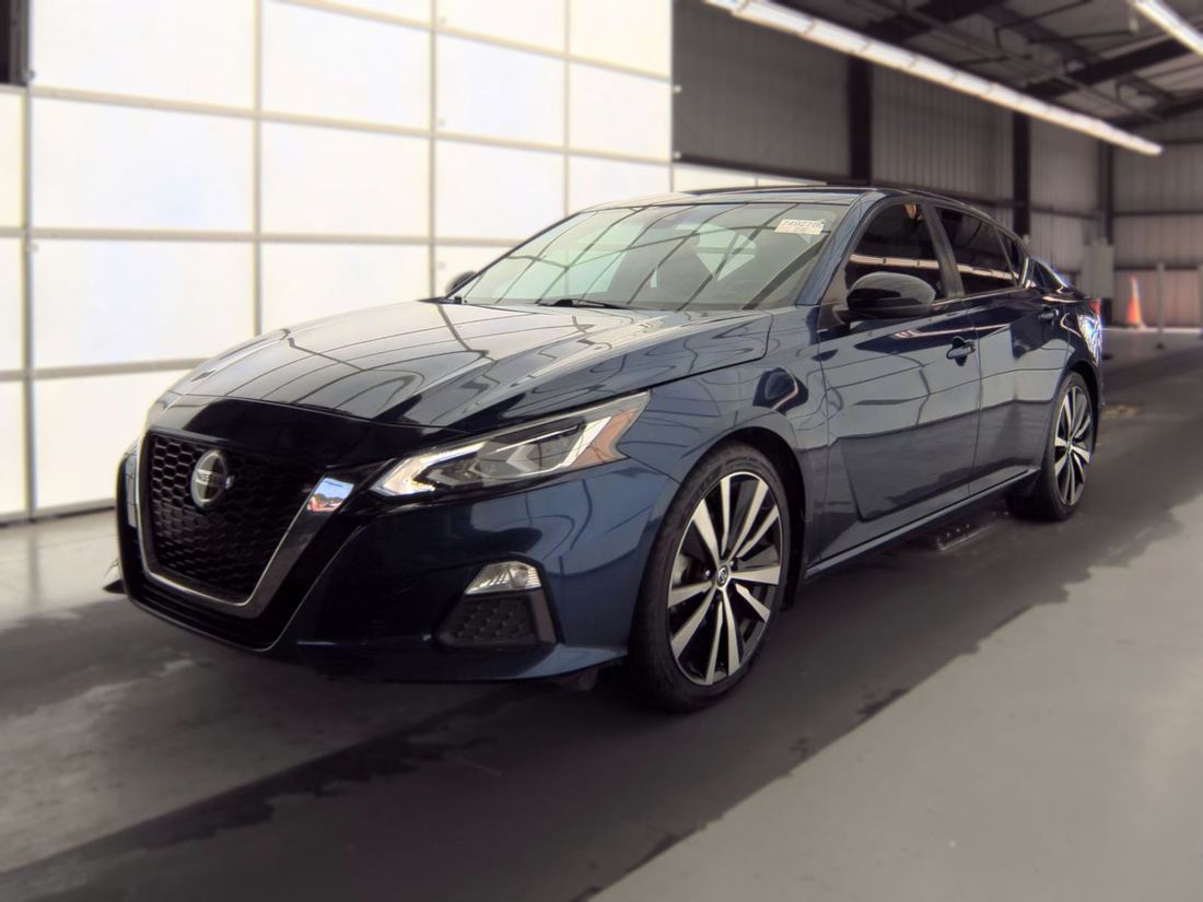 2021 NISSAN SR