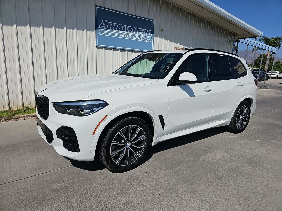 2023 BMW M50i