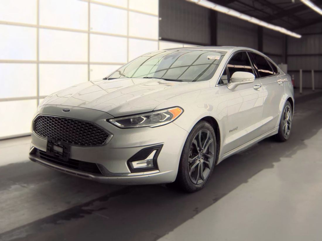 2019 FORD Titanium HEV