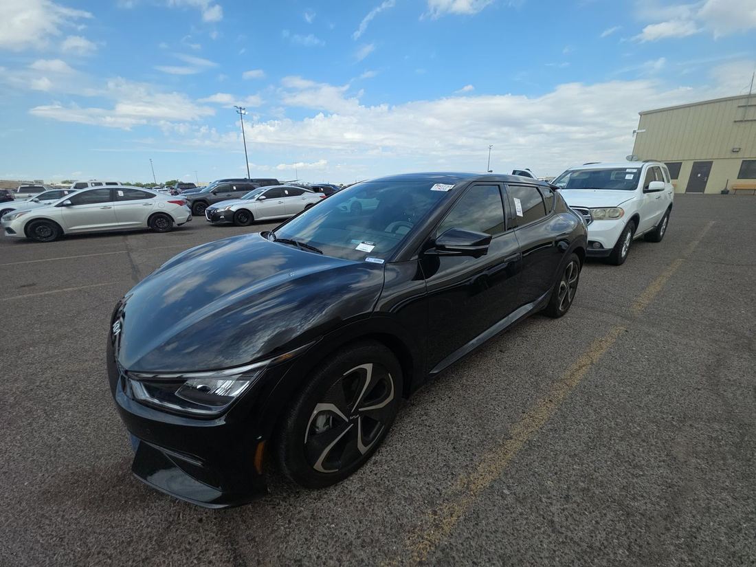 2024 KIA GT-Line