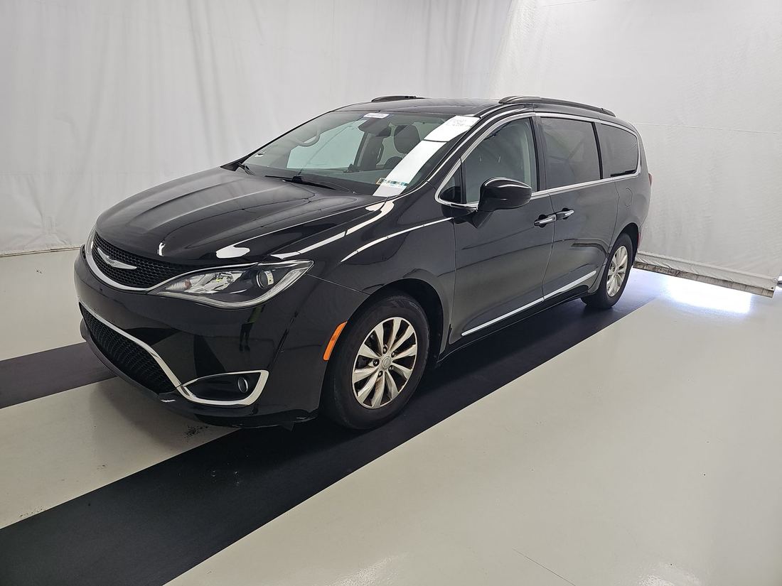 2017 Chrysler Touring L
