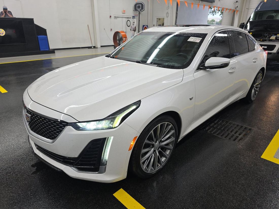 2020 CADILLAC Premium Luxury