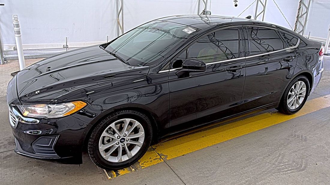 2020 FORD SE