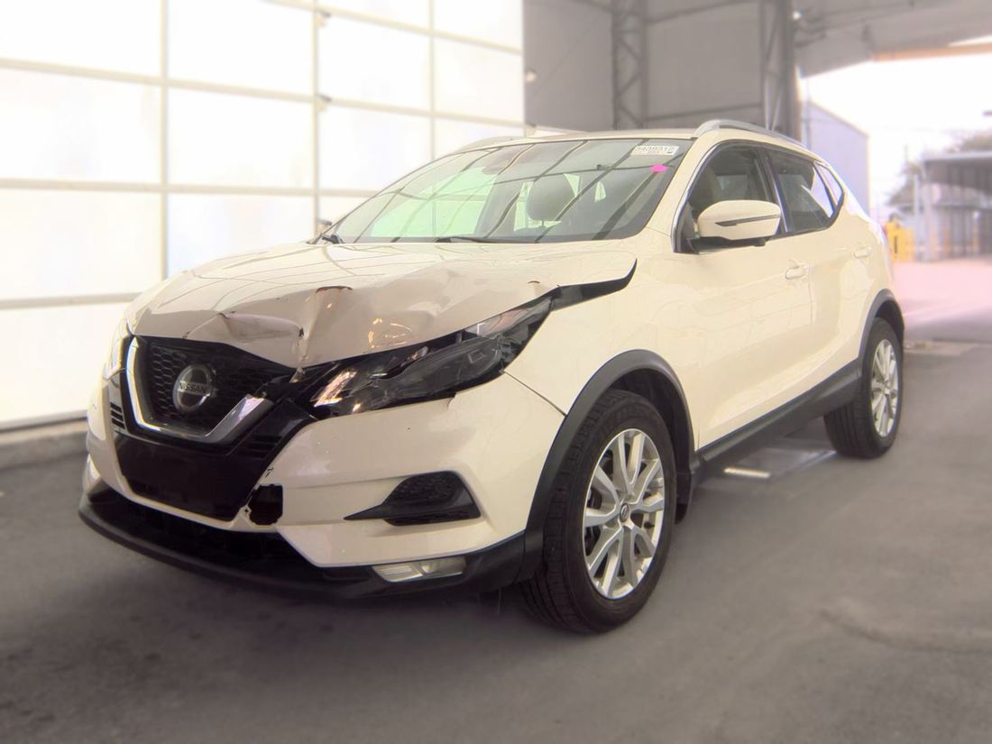 2022 NISSAN SV