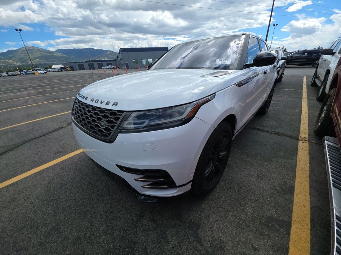 2019 LAND ROVER R-Dynamic SE