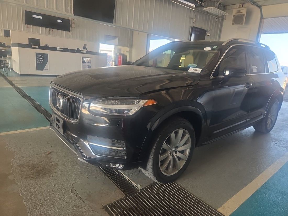 2019 Volvo Momentum