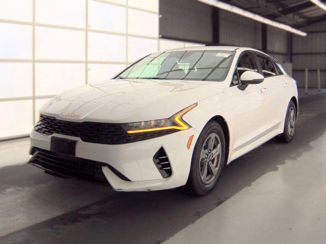 2022 KIA LXS