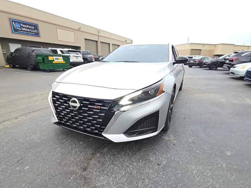 2023 Nissan SR