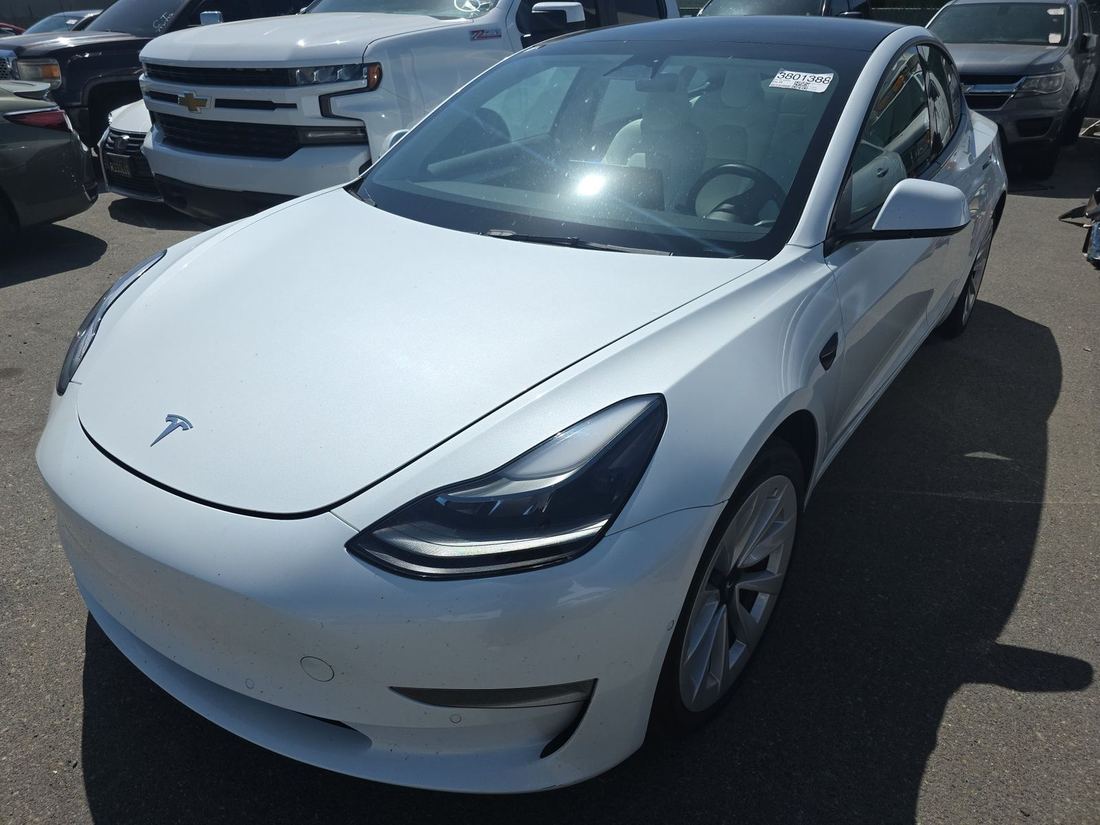 2022 TESLA Model 3