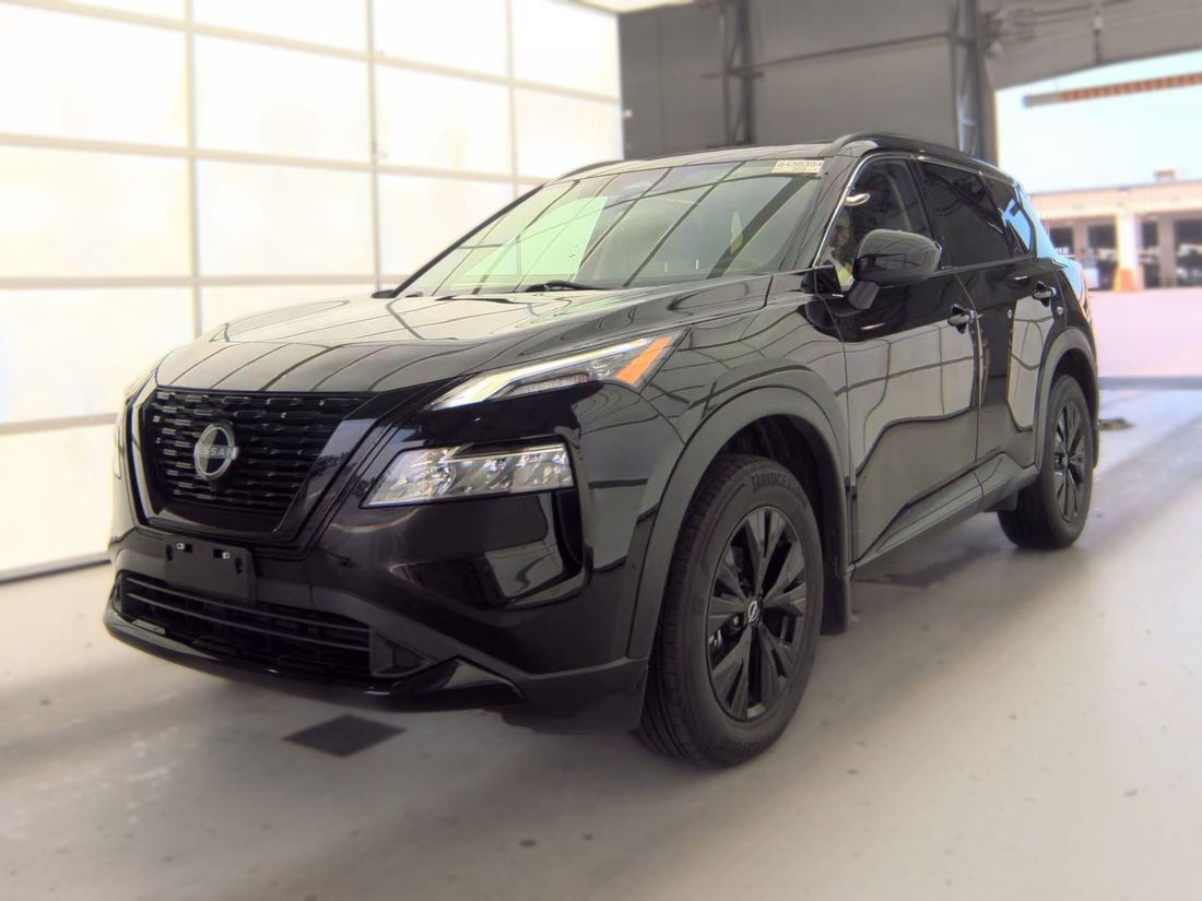 2023 Nissan SV
