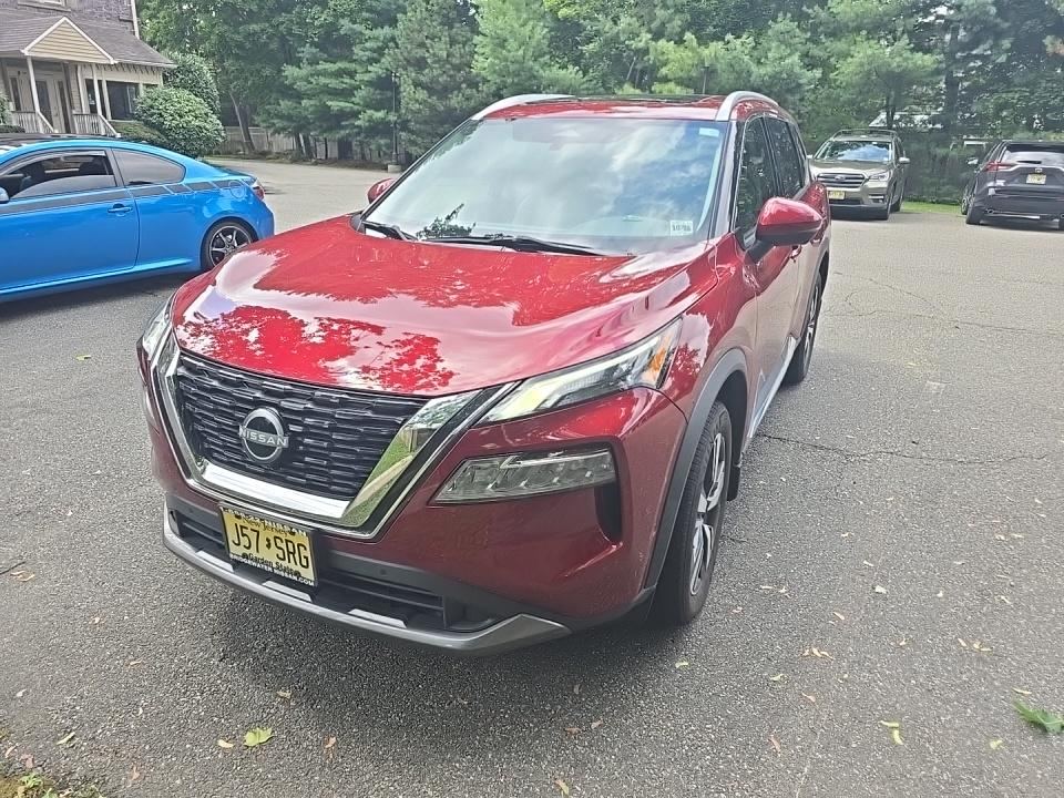 2023 Nissan SL