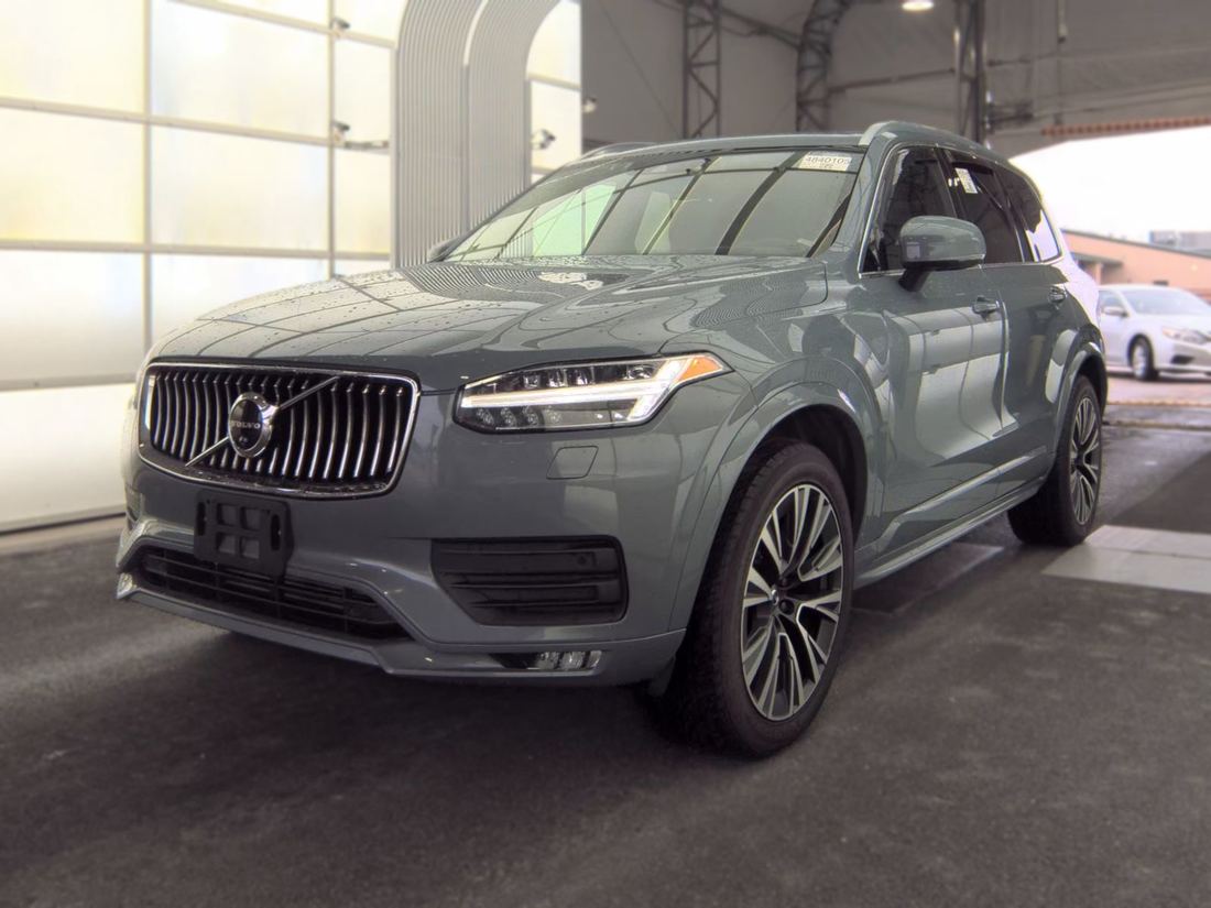 2020 VOLVO Momentum