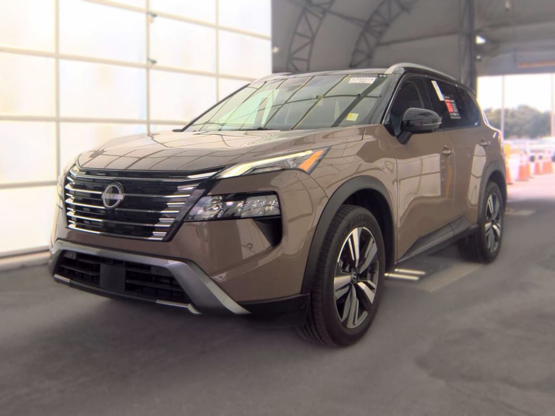 2025 NISSAN SL