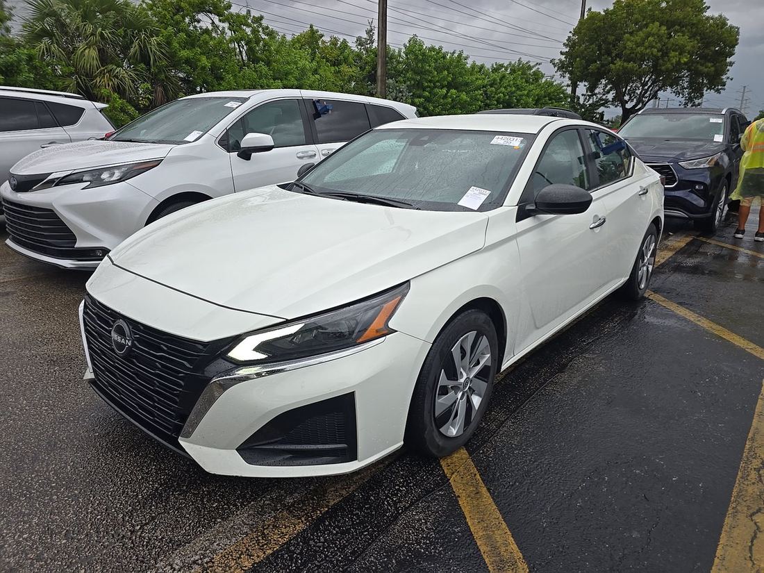 2024 Nissan S