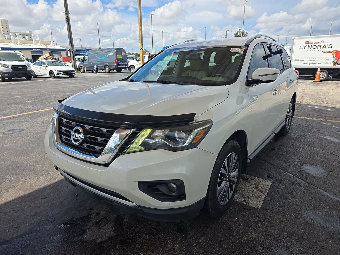 2017 NISSAN Pathfinder