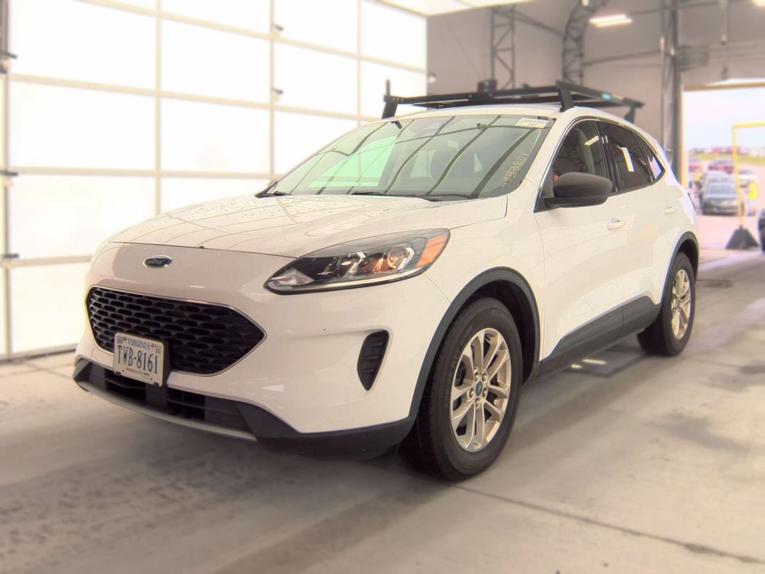 2022 Ford SE