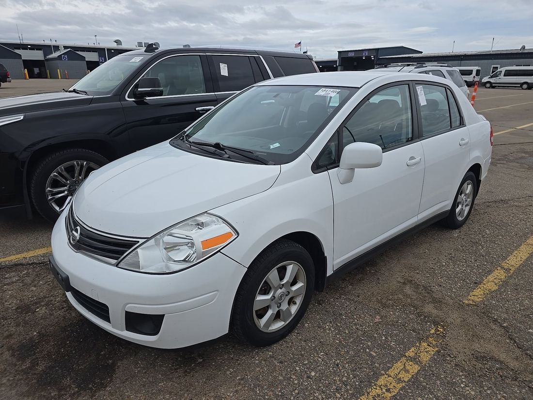 2011 NISSAN Versa