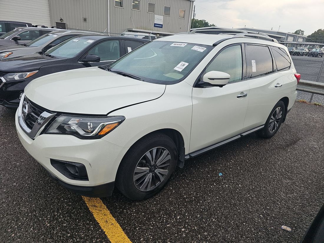 2017 NISSAN Pathfinder