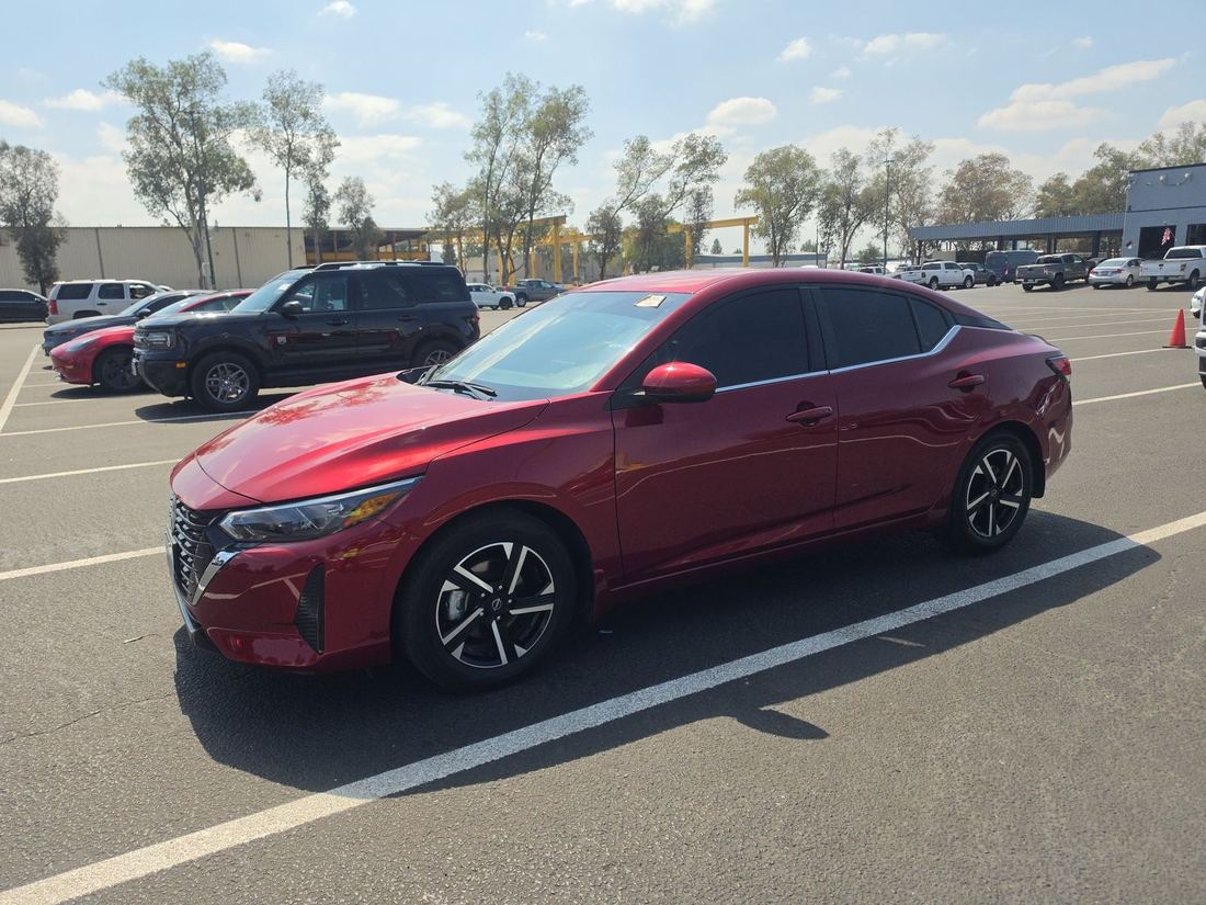 2025 NISSAN SV