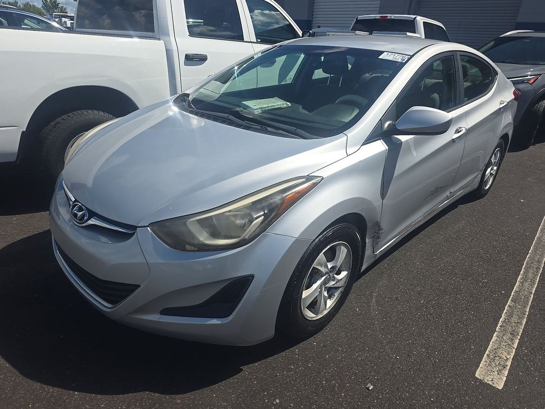 2014 Hyundai GLS (Middle)