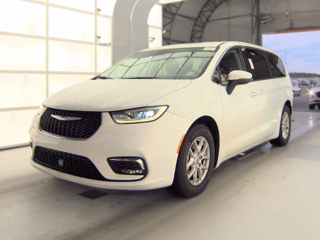 2023 Chrysler Touring L