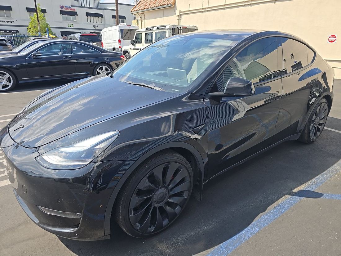 2022 TESLA Model Y