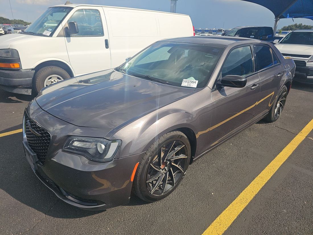 2020 Chrysler 300 Touring, Limited