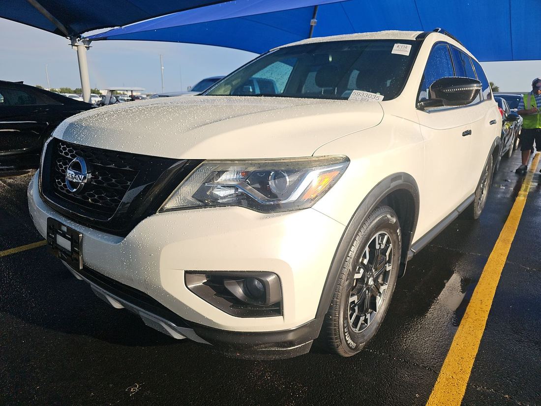 2020 NISSAN SV