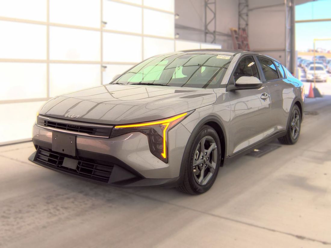 2025 Kia LX, LXS